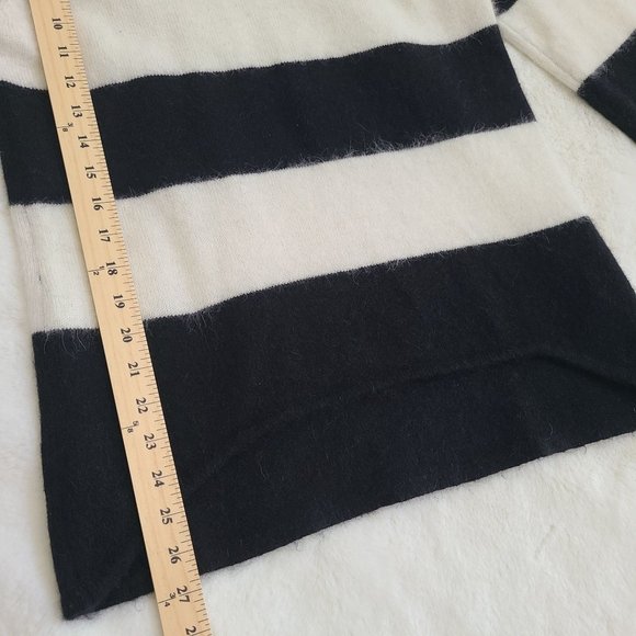 SALE 💥Guess Sweater Black White Striped Women’s Knit Top High Low Zipper,Size L - Picture 11 of 12
